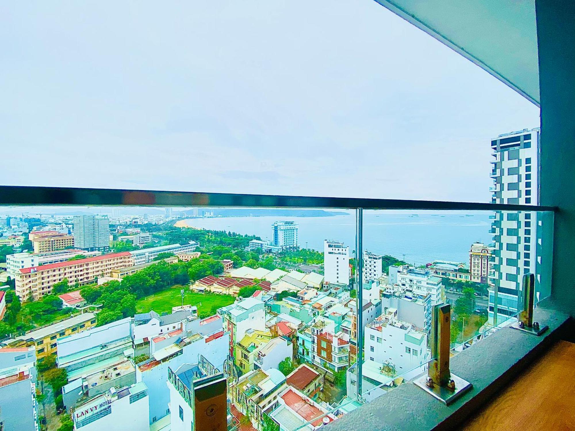 The Sun Beach - Flc Sea Tower Quy Nhon Apartamento Exterior foto